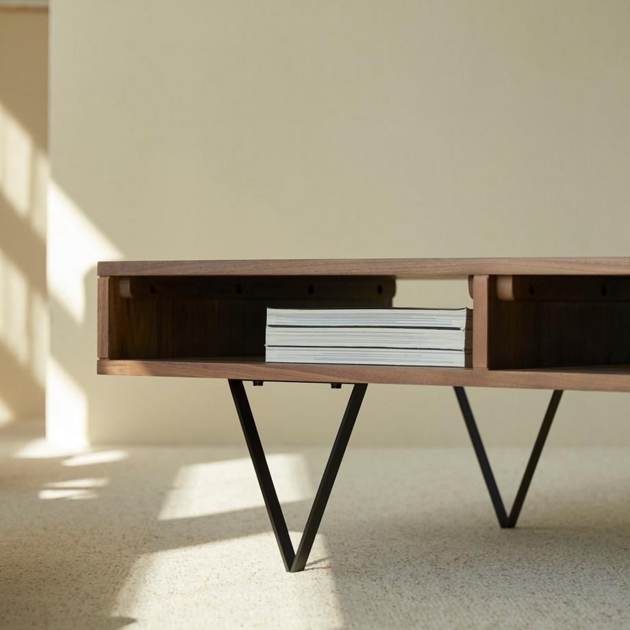 Tikamoon Table basse en noyer massif Metric  