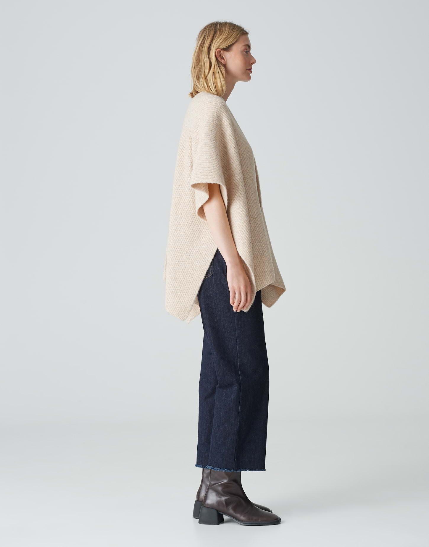 OPUS  Cape Ablanki cape oversized 