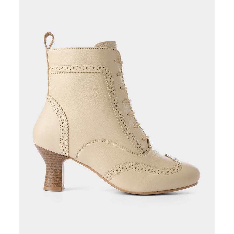 Stiefeletten aus genarbtem Leder mit Schnürung