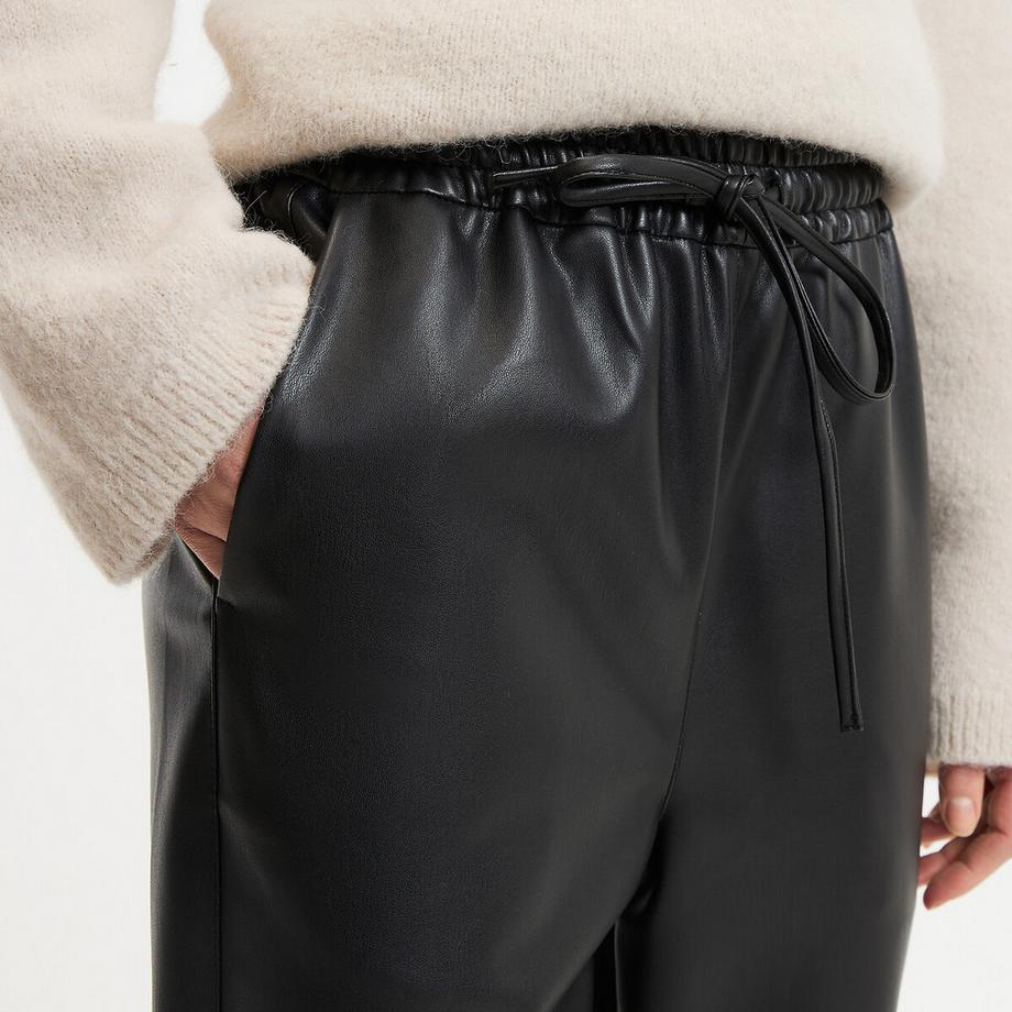 La Redoute Collections Gerade geschnittene 7/8 Kunstlederhose Elastischer Bund  