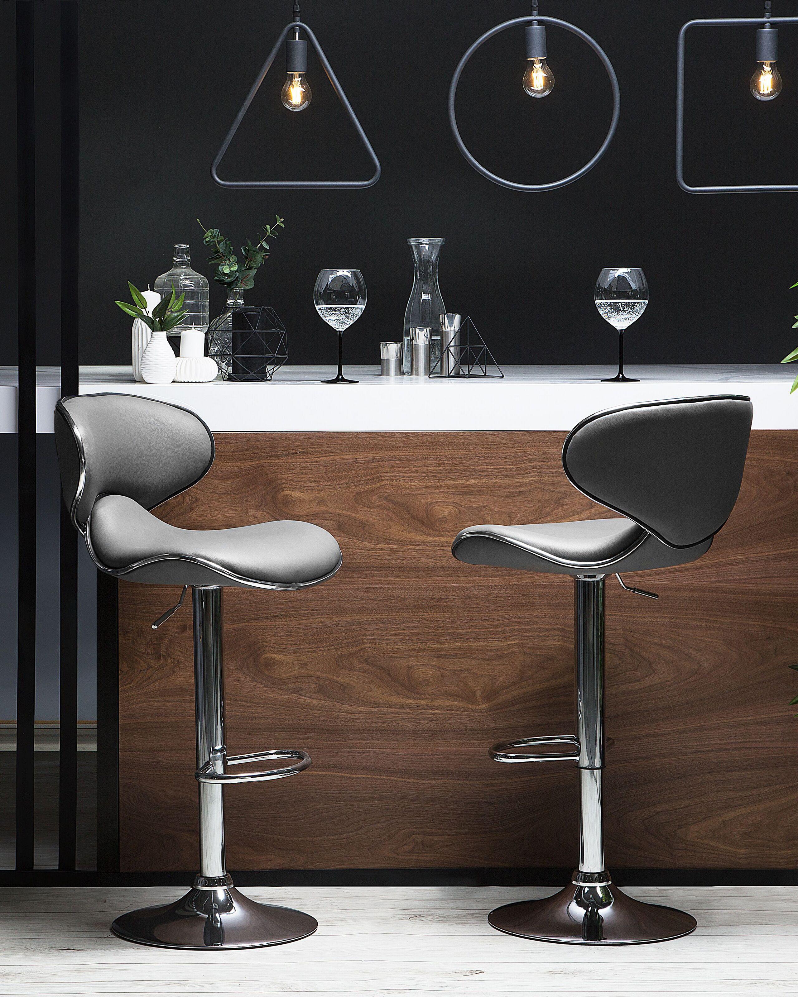 Beliani Set mit 2 Barstühlen aus Kunstleder Modern CONWAY  