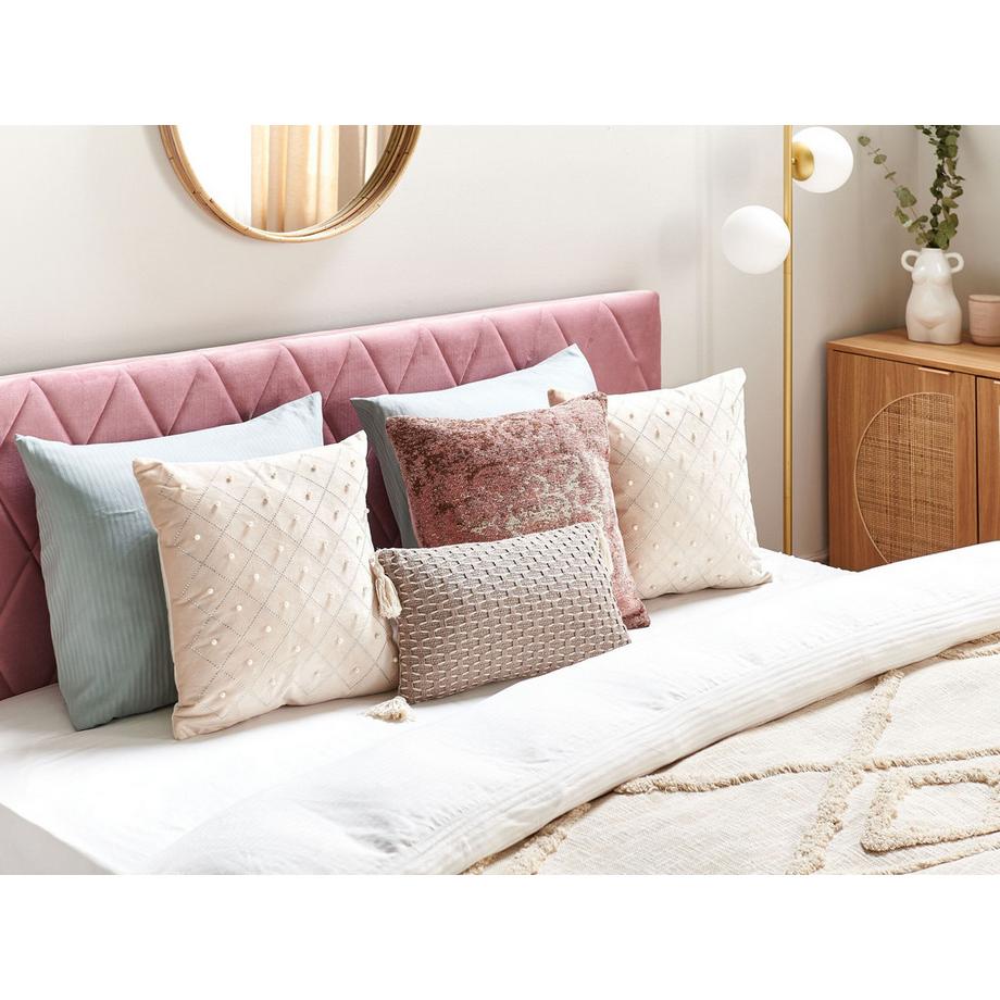 Beliani Lot de 2 coussins décoratifs en Velours Glamour YARROW  