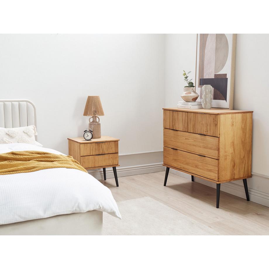 Beliani Kommode mit 4 Schubladen aus Kiefernholz  TIMMINS  