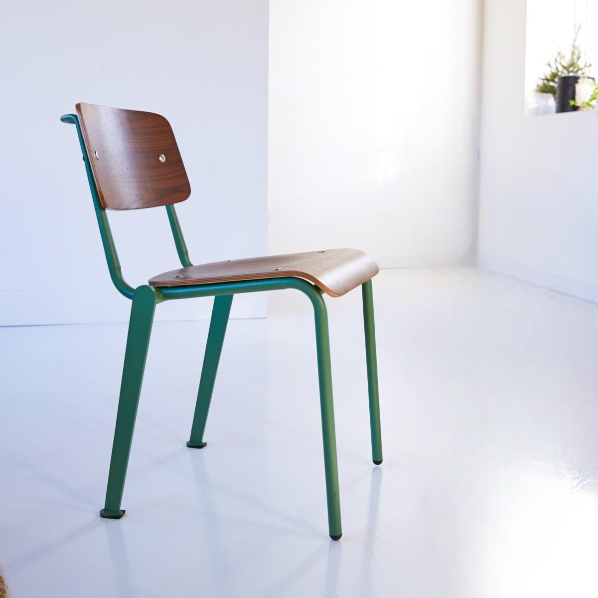 Tikamoon Chaise en noyer et métal lichen Mio  