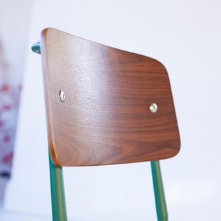 Tikamoon Chaise en noyer et métal lichen Mio  