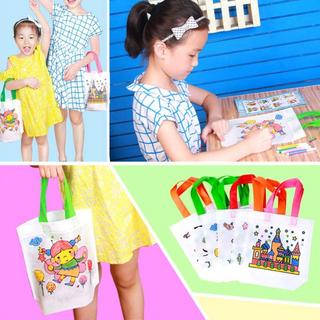 Activity-board  Sac en tissu pour enfants, 24 pièces de sac non tissé pour la peinture et 12 crayons de couleur pour l'anniversaire des enfants Sacs de graffiti DIY 