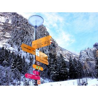 Smartbox  Corso di arrampicata su ghiaccio con guida alpina sulle montagne di Adelboden - Cofanetto regalo 