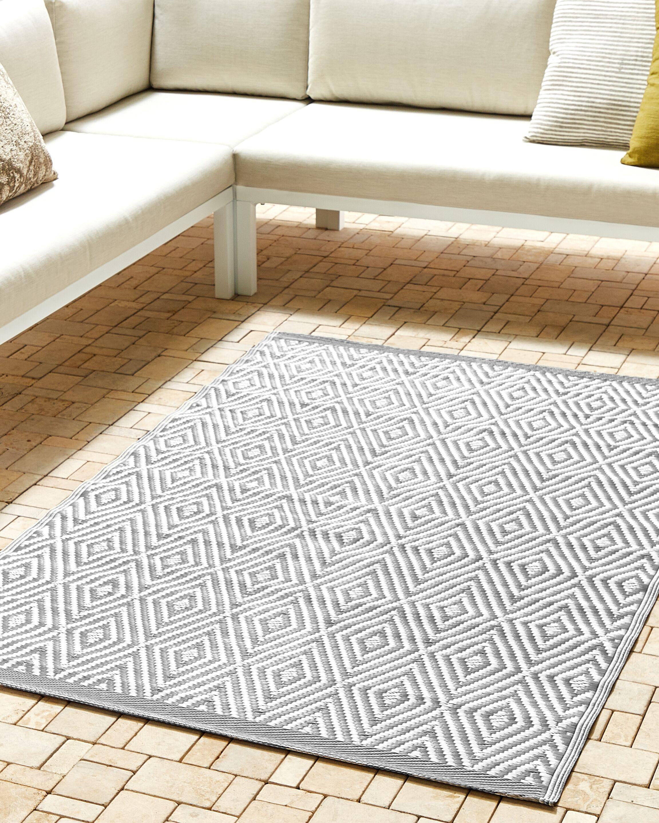 Beliani Tapis en Polypropylène Moderne SIKAR  