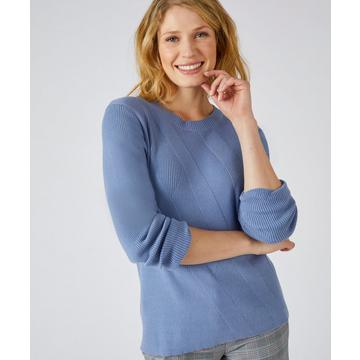 Pullover mit originellen Rippen