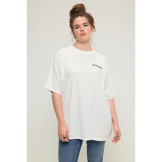 Studio Untold  T-shirt oversized à imprimé dans le dos. Col rond et manches courtes. 