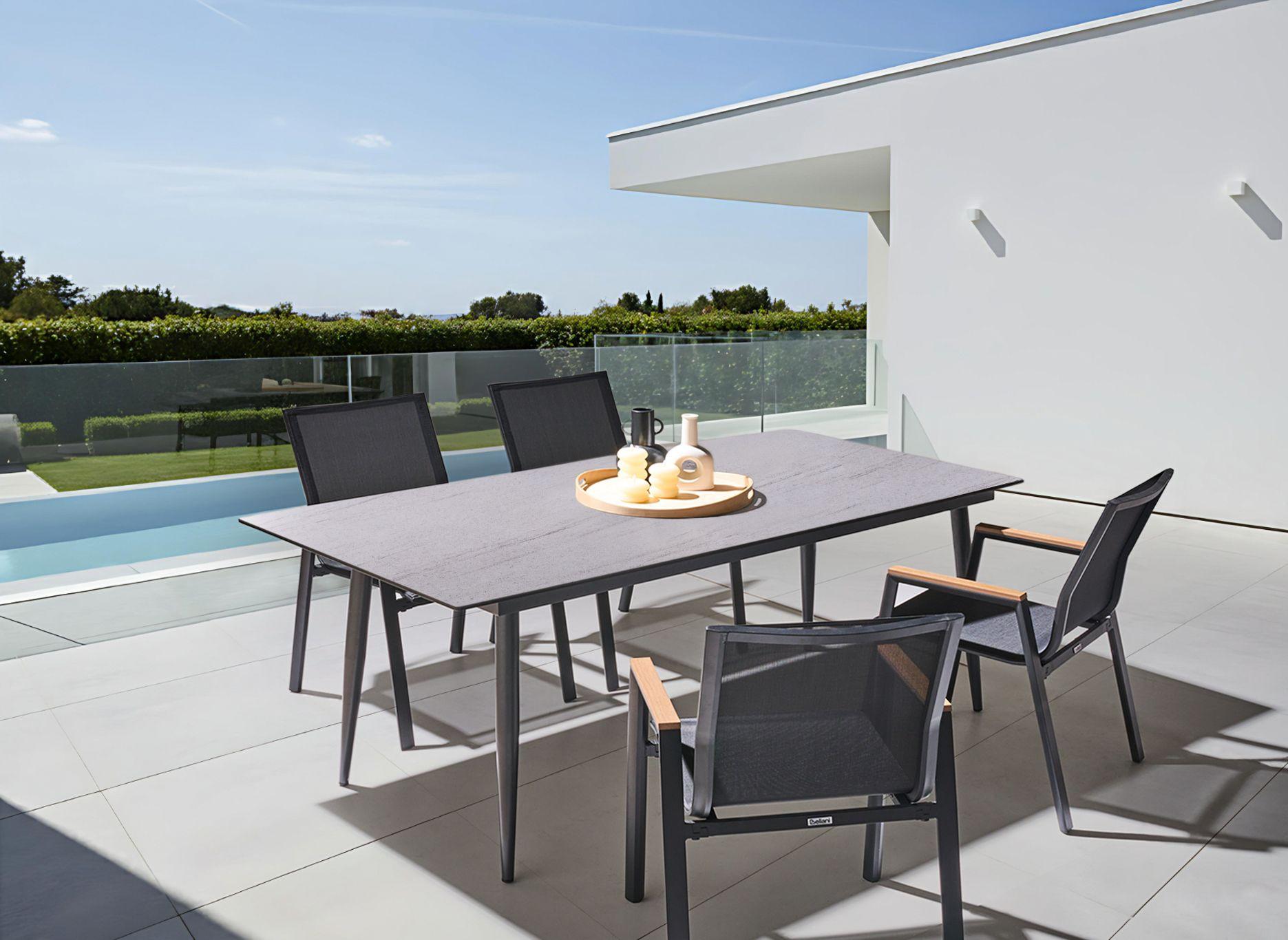 Beliani Gartentisch aus HPL-Platte Modern TOLENTINO  