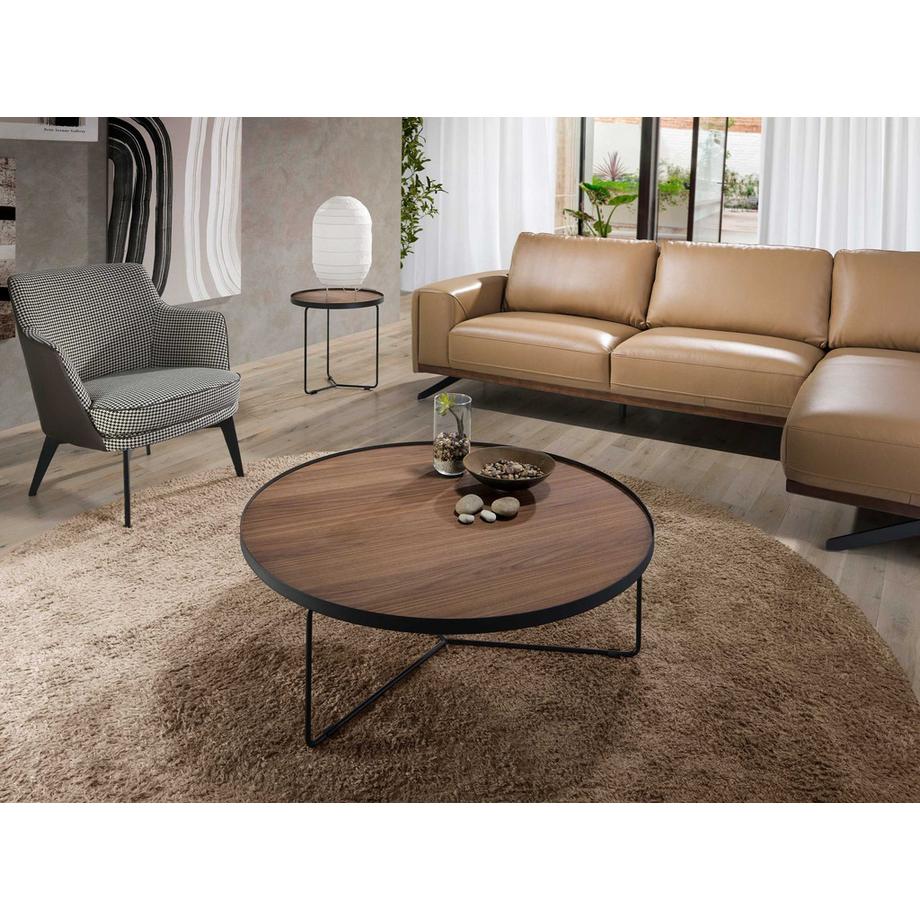 ANGEL CERDA Table basse ronde en noyer et acier noir  