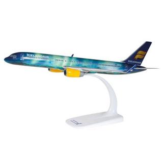 Herpa  Snap-Fit Flugzeugmodell Icelandair Boeing B757-200 Hekla Aurora (1:200) 