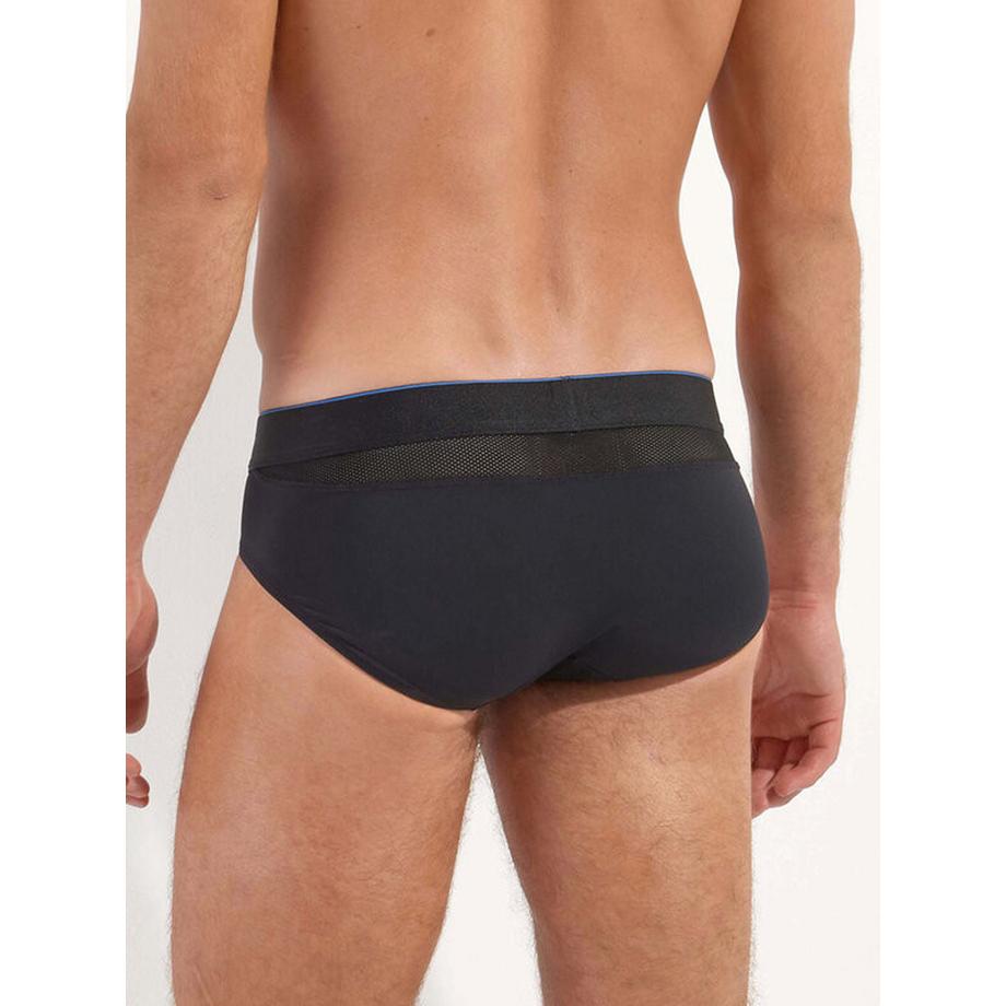 HOM Sports Lab MiniBrief  