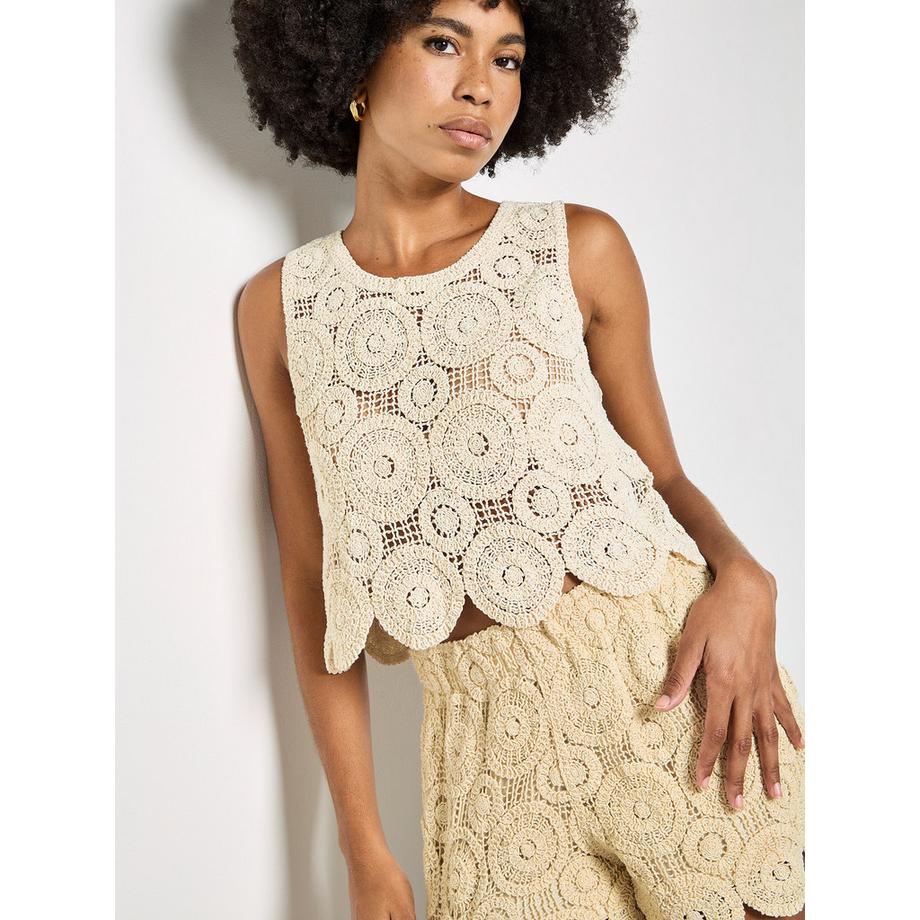 Häkel-Crop-Top mit Kreisen