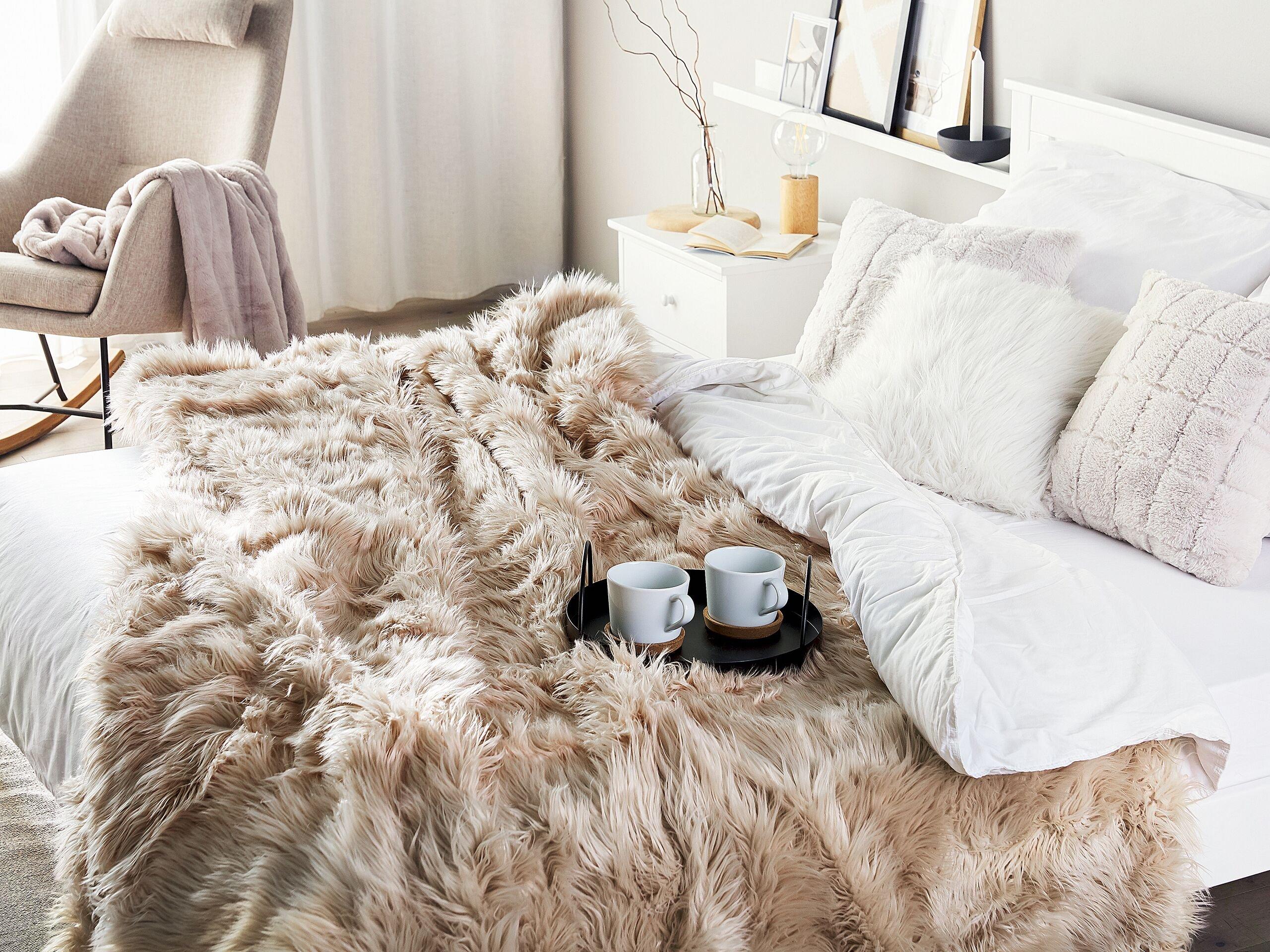 Beliani DELICE Copriletto Moderno in Acrilico  