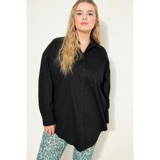 Studio Untold  Bouse oversized à manches longues. Patte de boutonnage au dos 