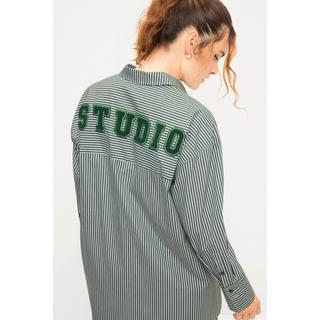 Studio Untold  Camicia dal taglio oversize con righe, collo da camicia, applicazione e maniche lunghe 