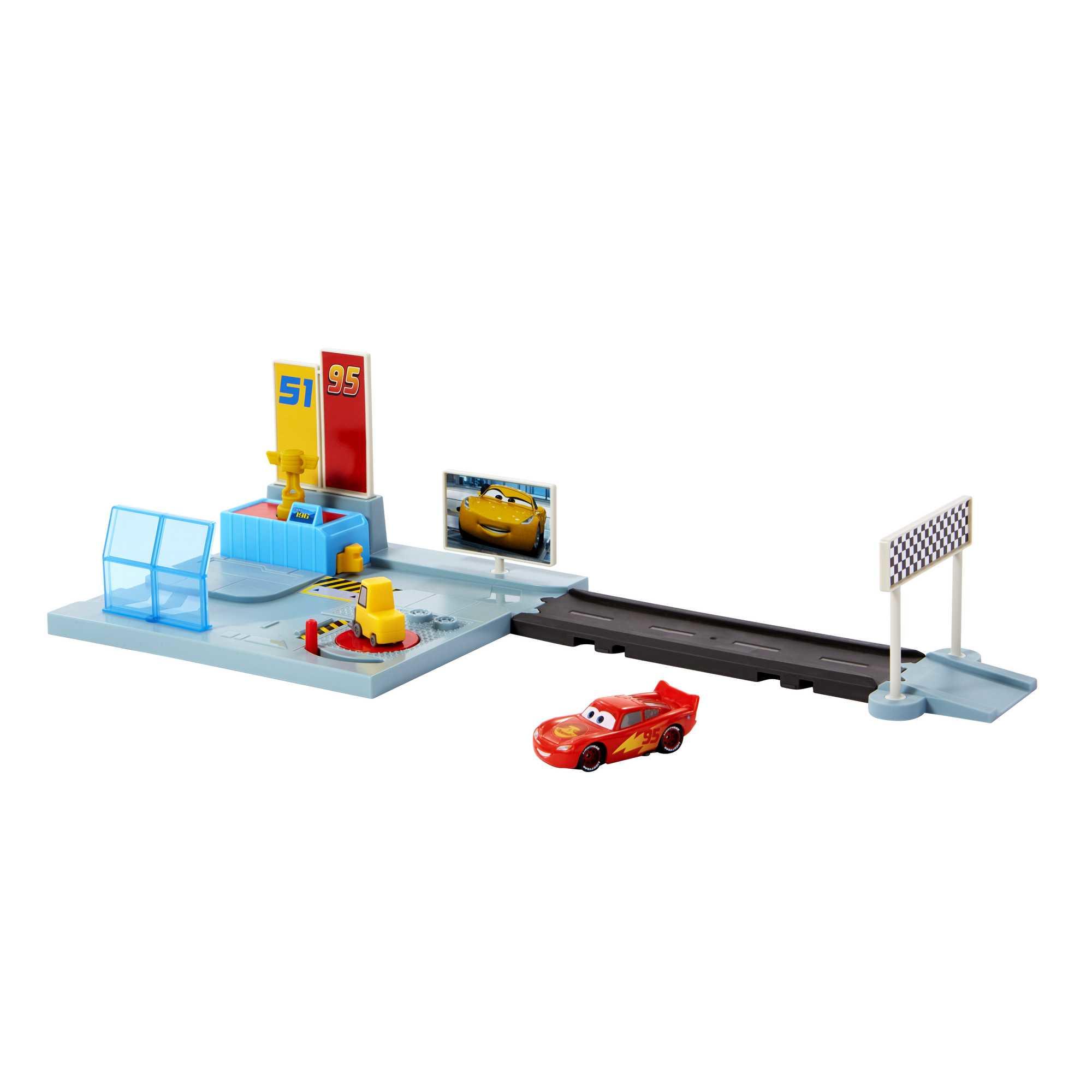 Mattel  Disney Cars Rusteze Training Center Playset (1:55) 