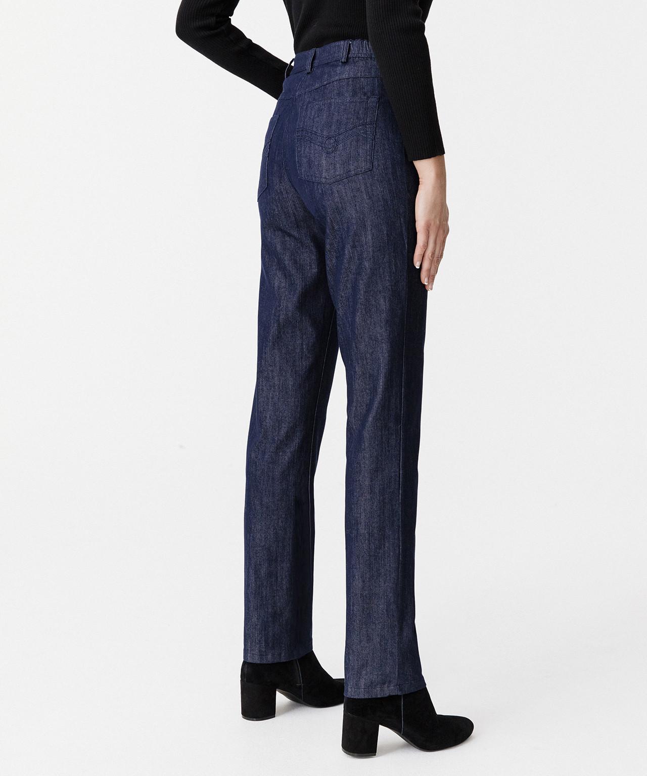 Damart  Pantalon 3 statures en toile souple et confortable. 