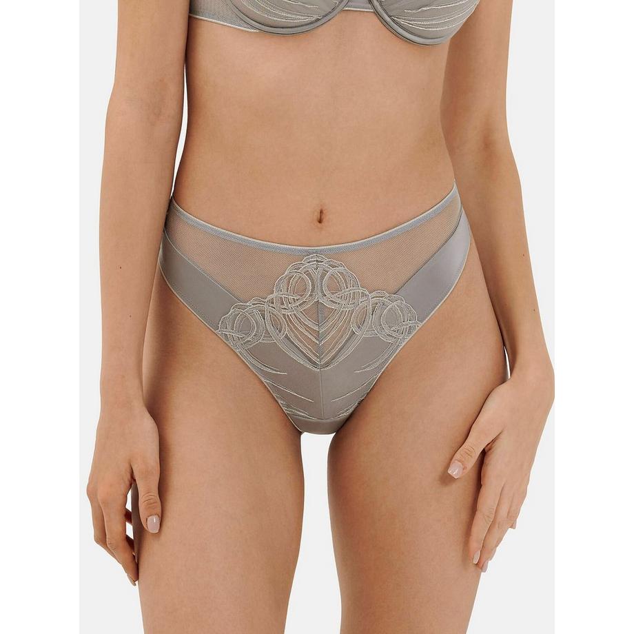 Brasiliana a vita alta Amaze