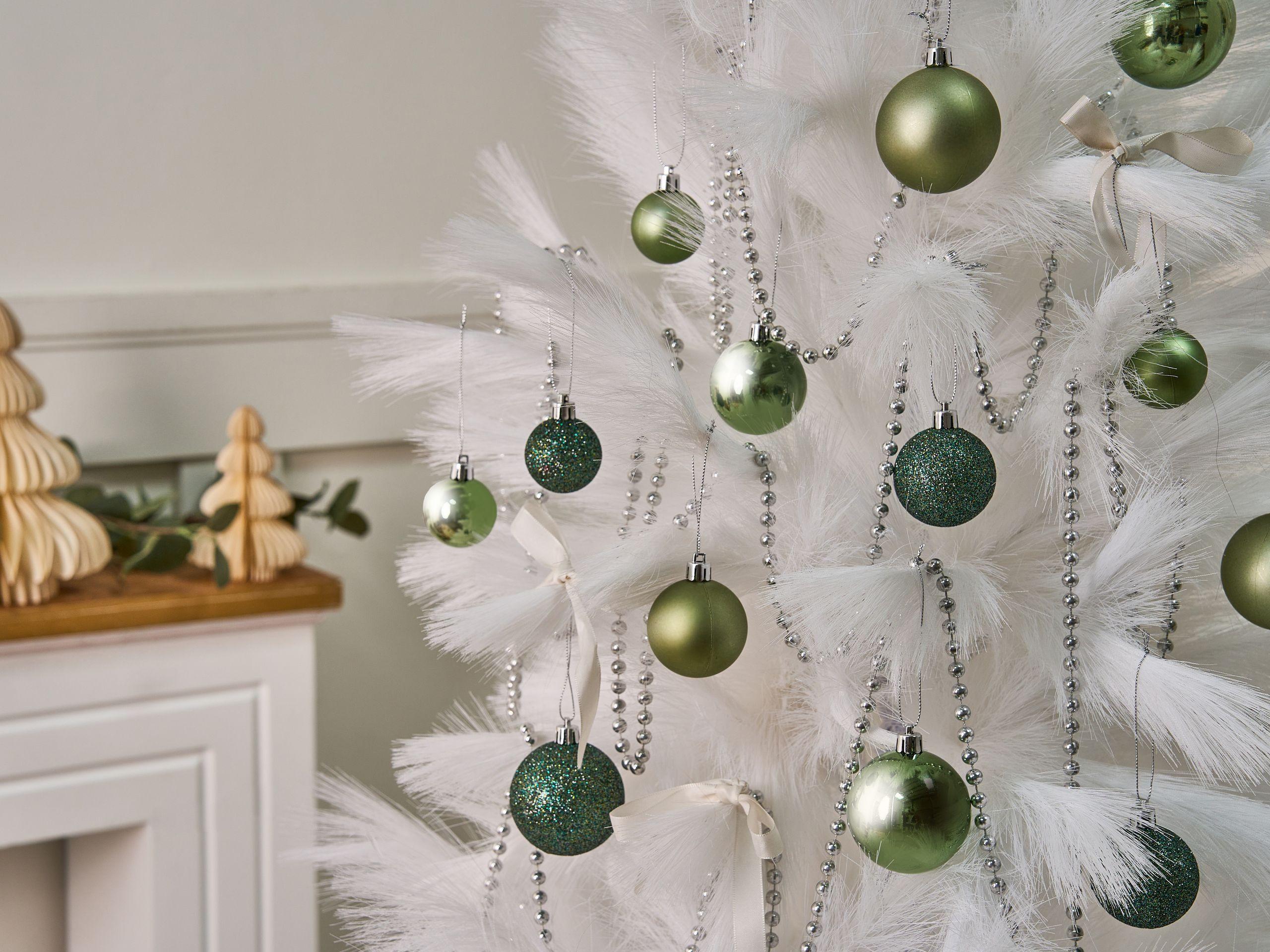 Beliani Weihnachtskugel 60er Set aus Kunststoff Klassisch TYIN  