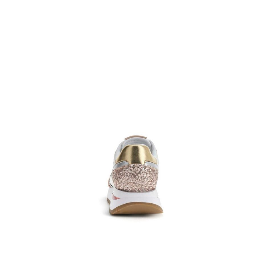 GUESS Eagar Pumps  