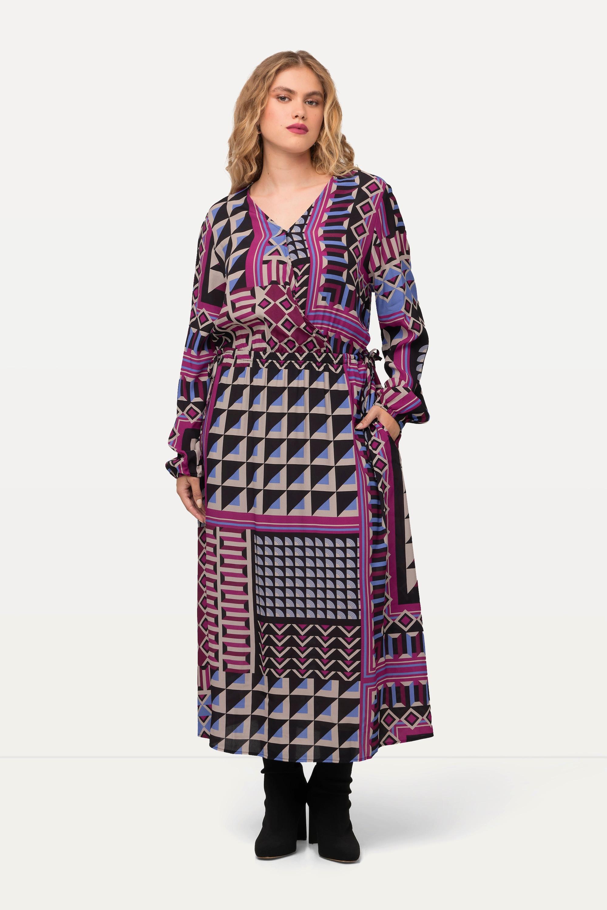 Ulla Popken  Robe midi avec effet cache-cœur, décolleté en V et manches longues, imprimé patchwork 