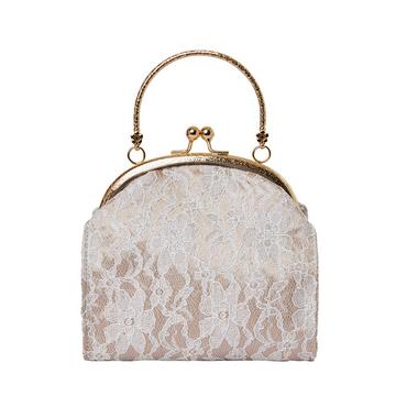 Rosegoldene Tasche mit Spitzendetails