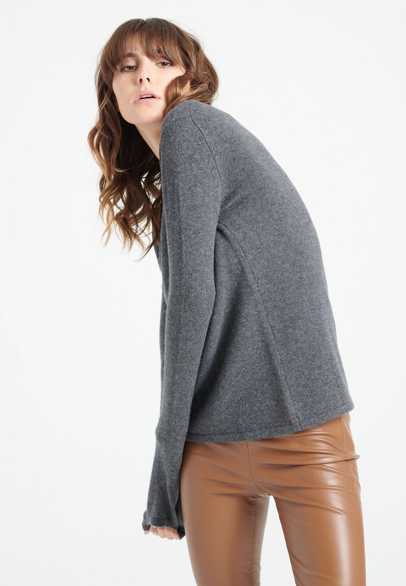 Studio Cashmere8  LILLY 18 Maglia con collo a barchetta 4ct. - 100% cashmere 