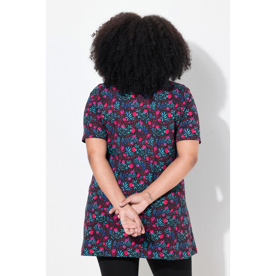 Ulla Popken T-shirt long coupe A-ligne col tunisien manches courtes avec poches  