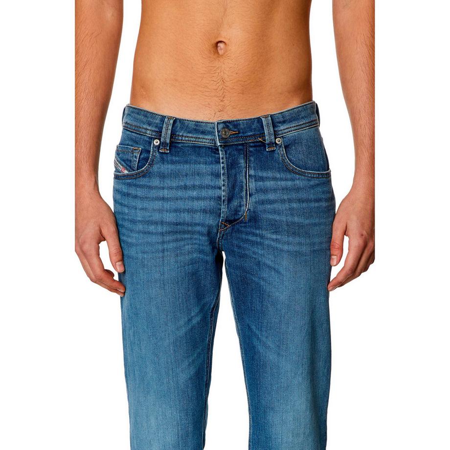 DIESEL 1986 Larkee Beex Tapered Fit Jeans  