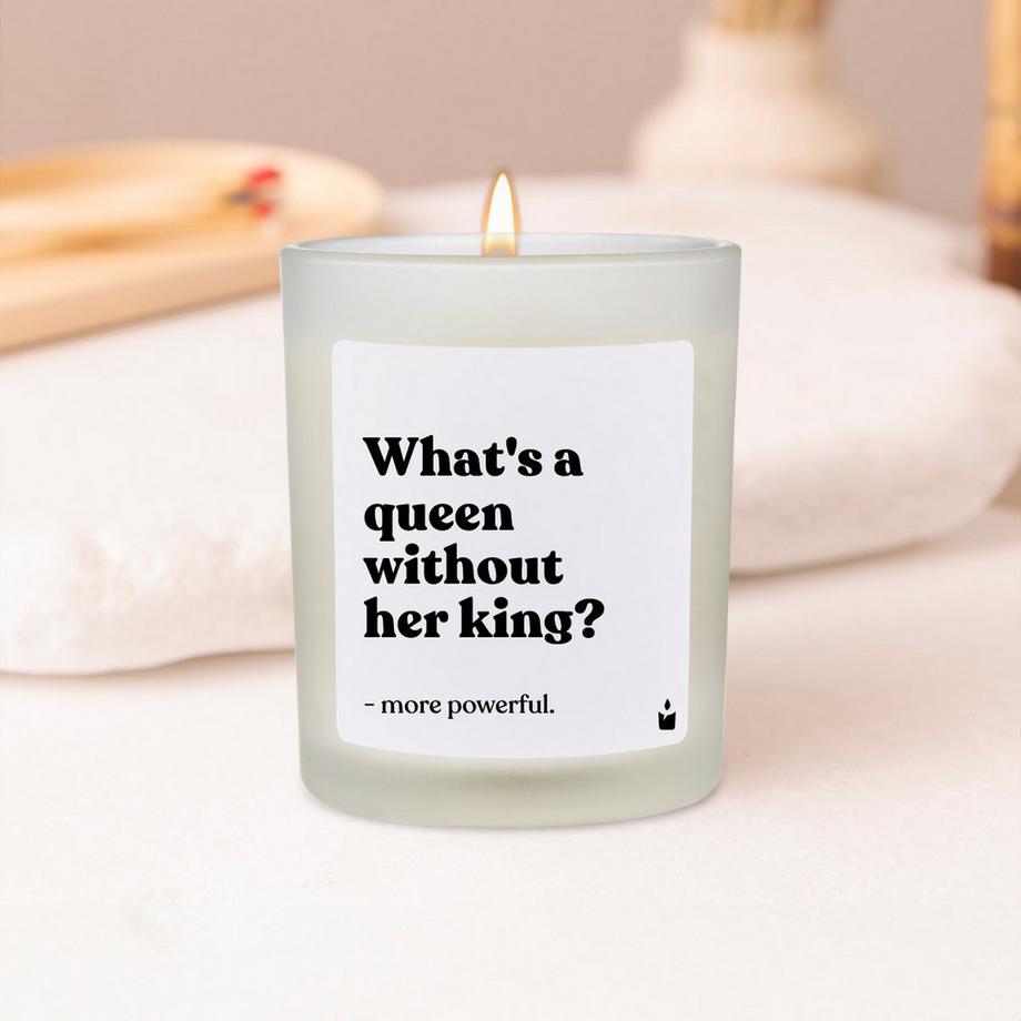 CandleHand Bougie parfumée Flowery What's a queen without her king? - more powerful.  