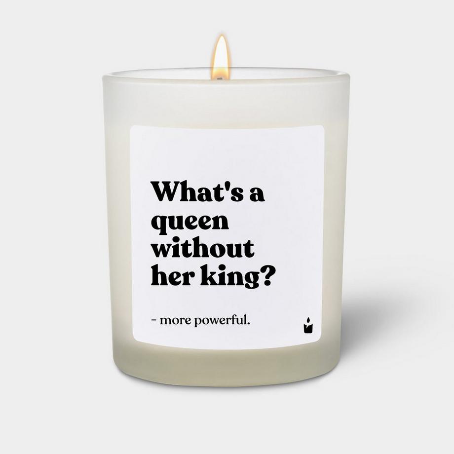 CandleHand Bougie parfumée Flowery What's a queen without her king? - more powerful.  