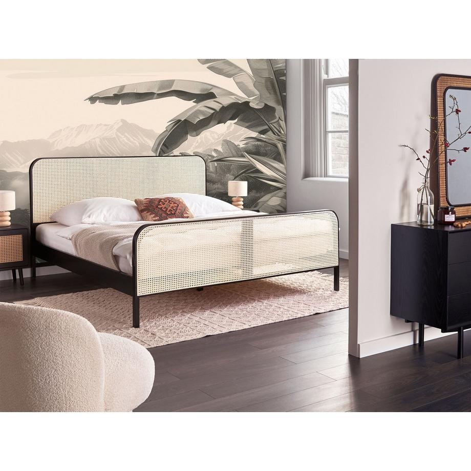 Beliani Lit avec sommier en Bois de pin Rustique GONFARON  