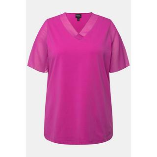 Ulla Popken  T-shirt con rifinitura di chiffon, scollo a V e mezze maniche di chiffon 