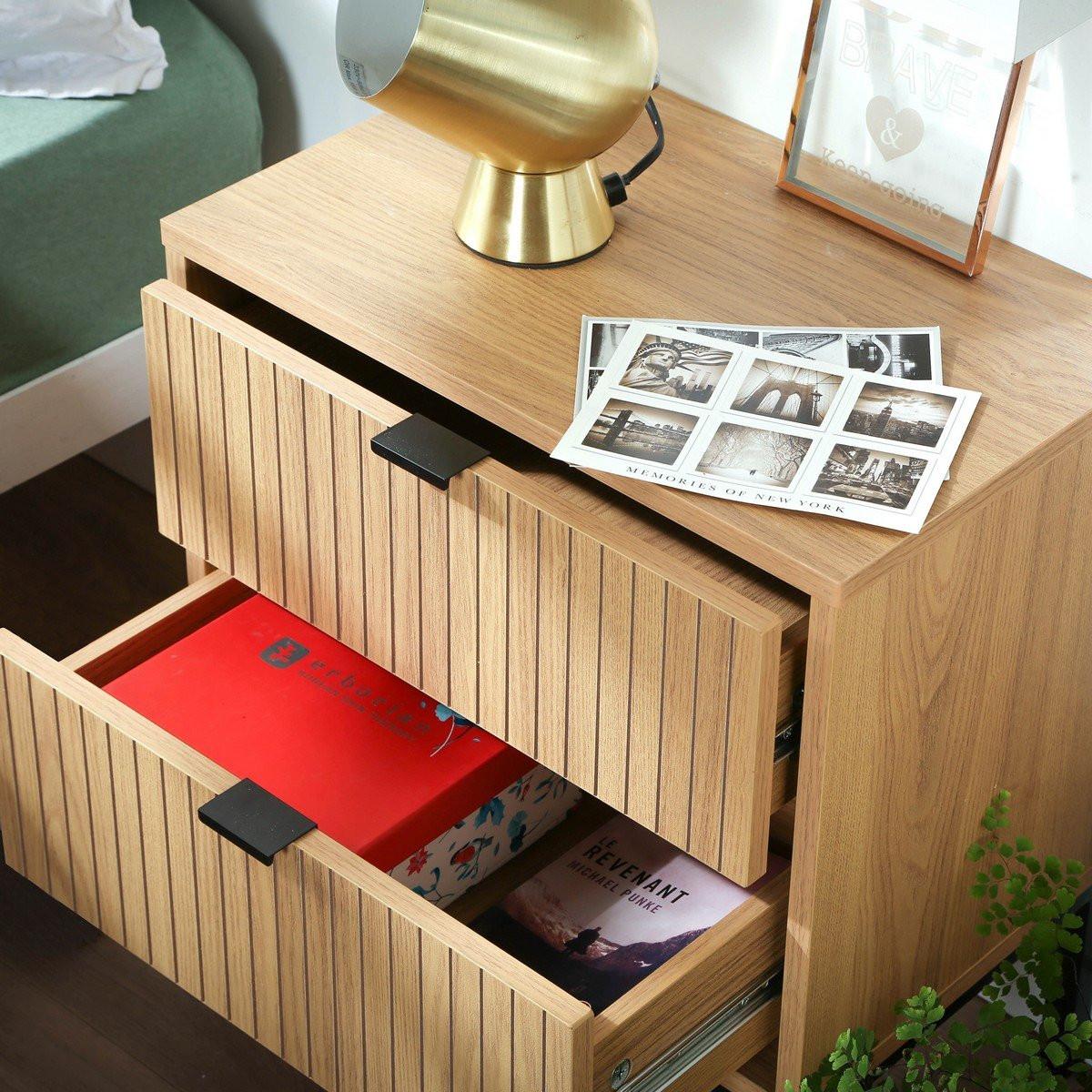 Calicosy Comodino 2 Cassetti Effetto Legno a Scanalature - H51cm  