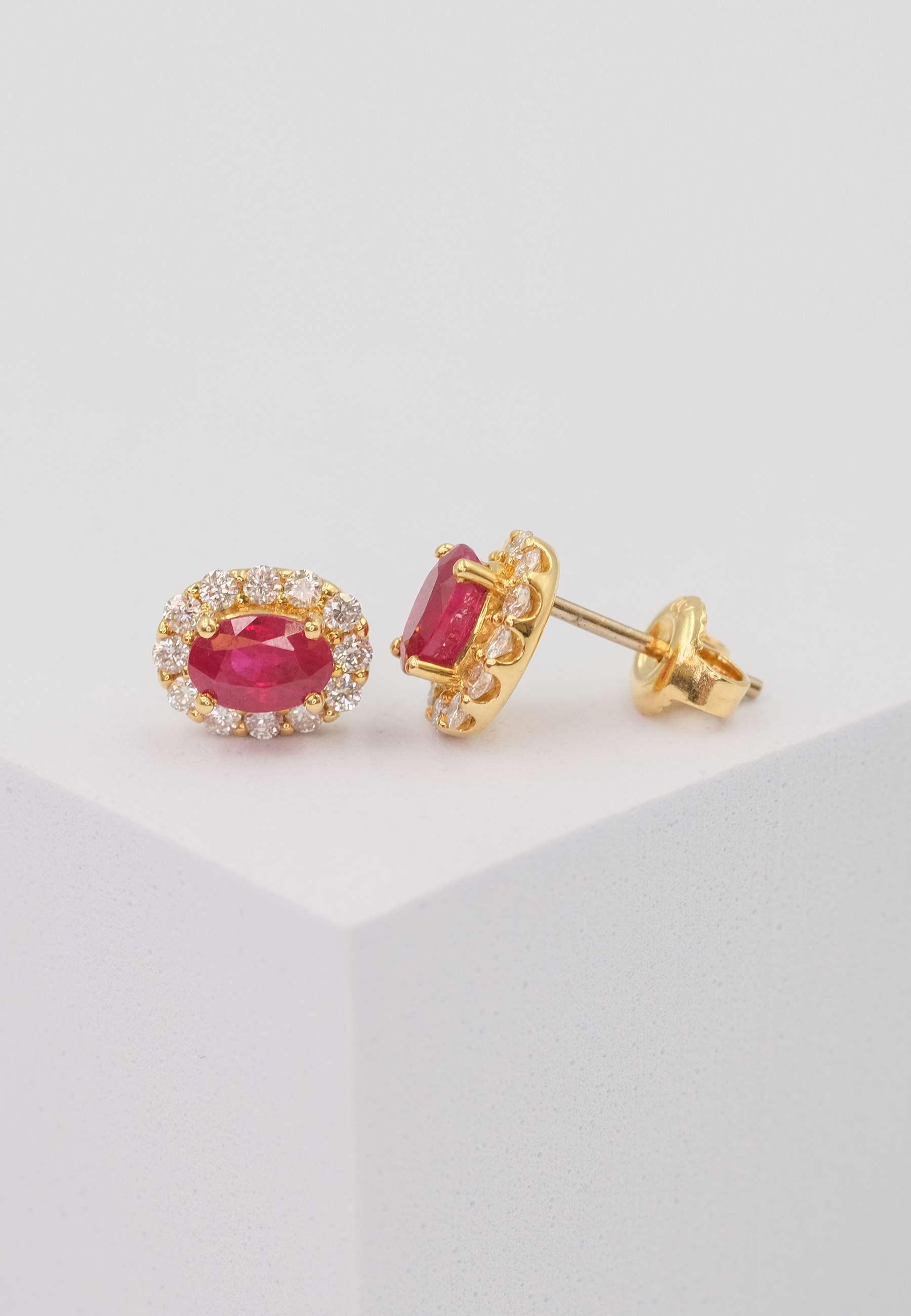 MUAU Schmuck  Clous d'oreilles or jaune 750 rubis 1.11.00ct. diamants 0,48ct. 10mm 