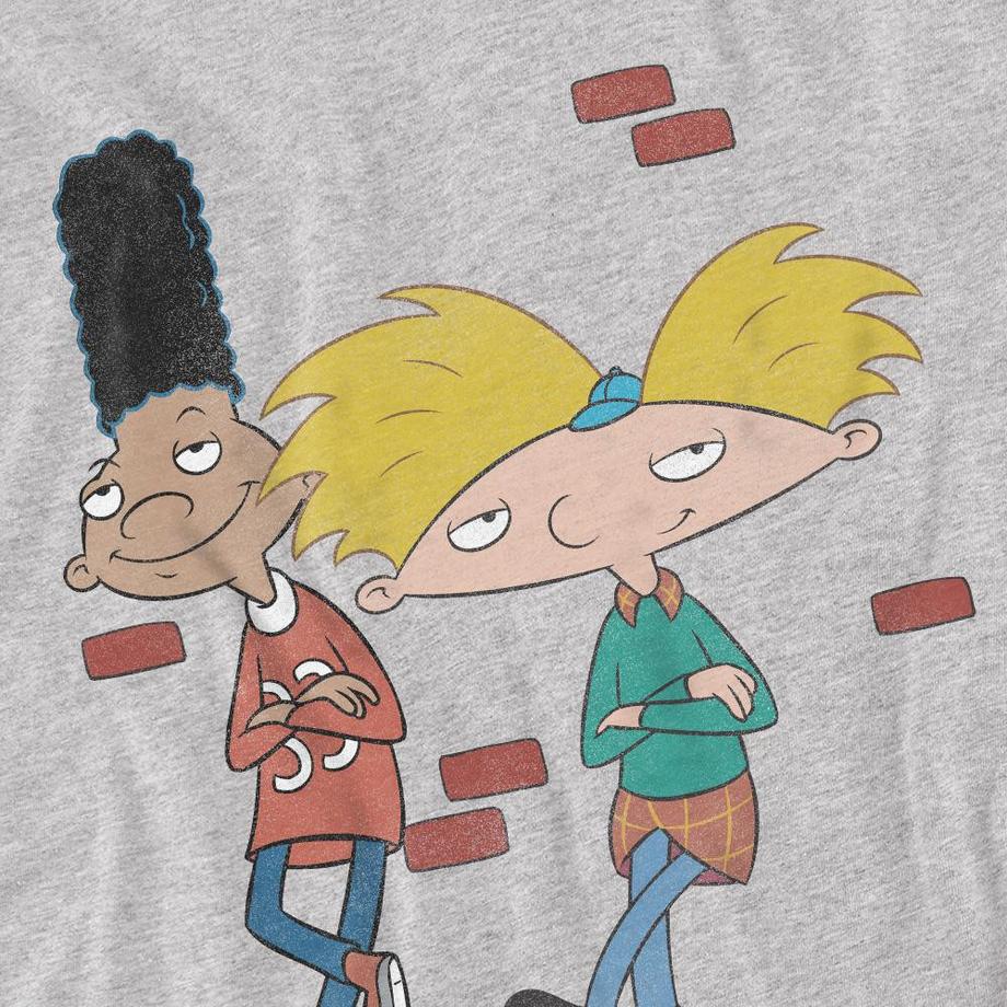 Arnold T-Shirt Leaning  