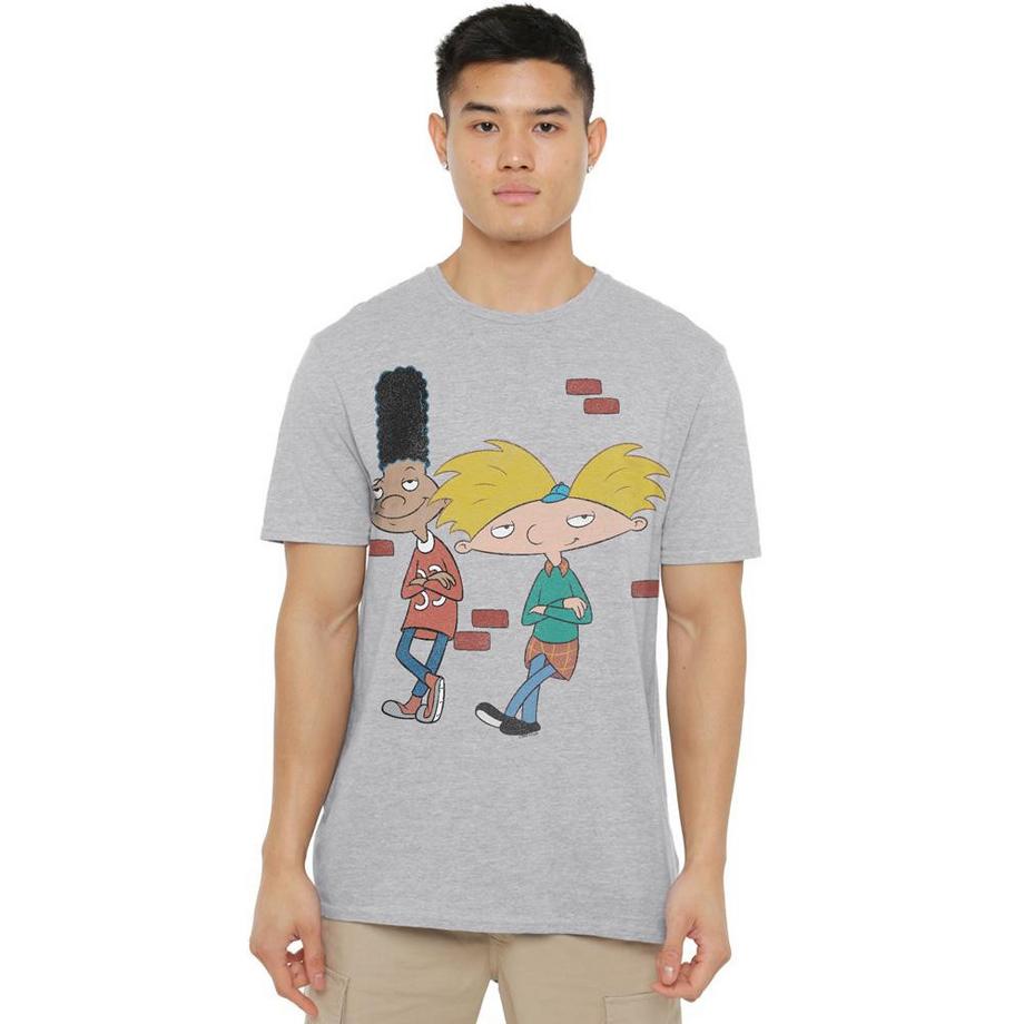 Arnold T-Shirt Leaning  