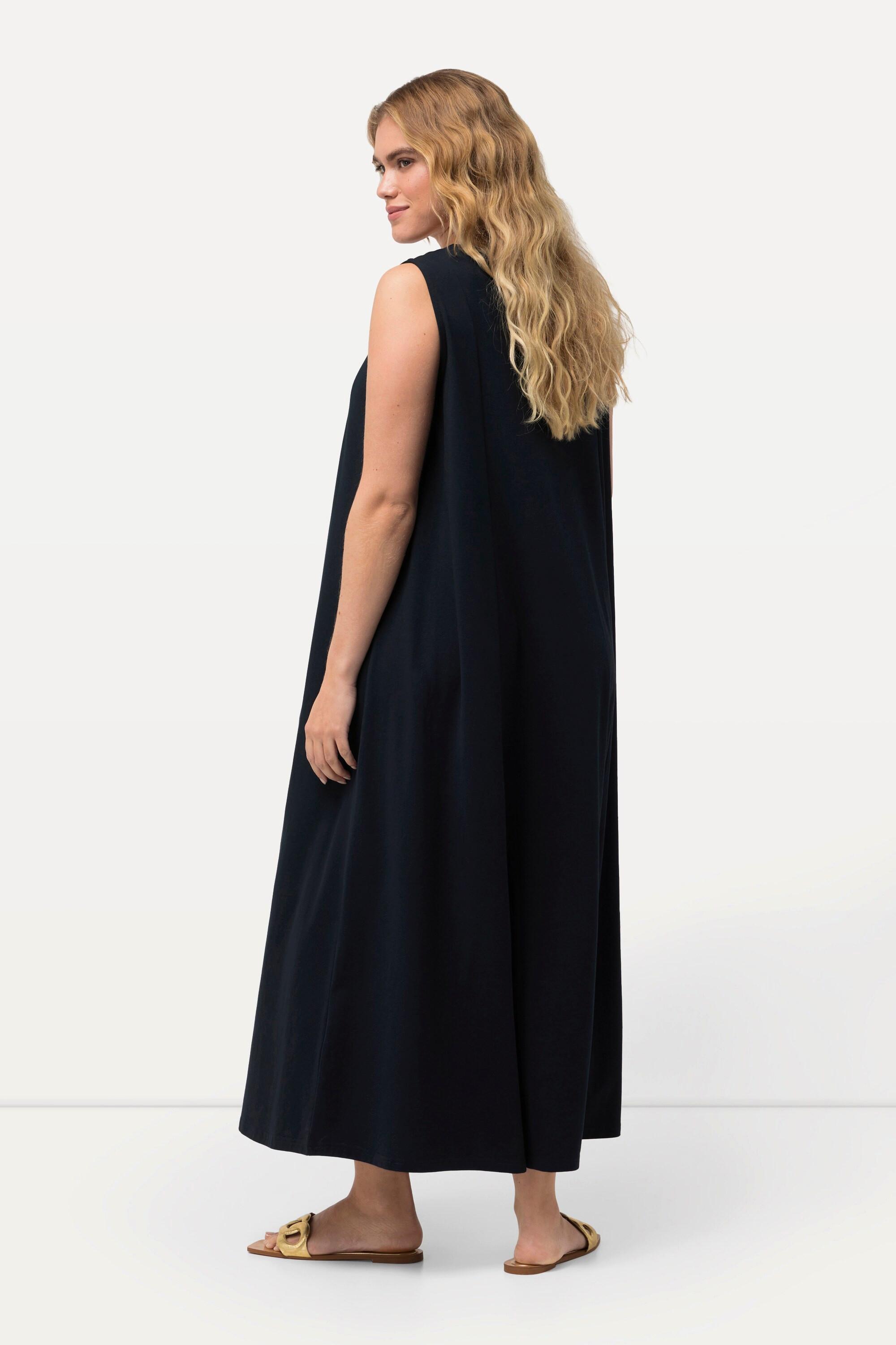 Ulla Popken  Robe maxi en jersey, sans manches. Silhouette en A évasée et décolleté en V. 