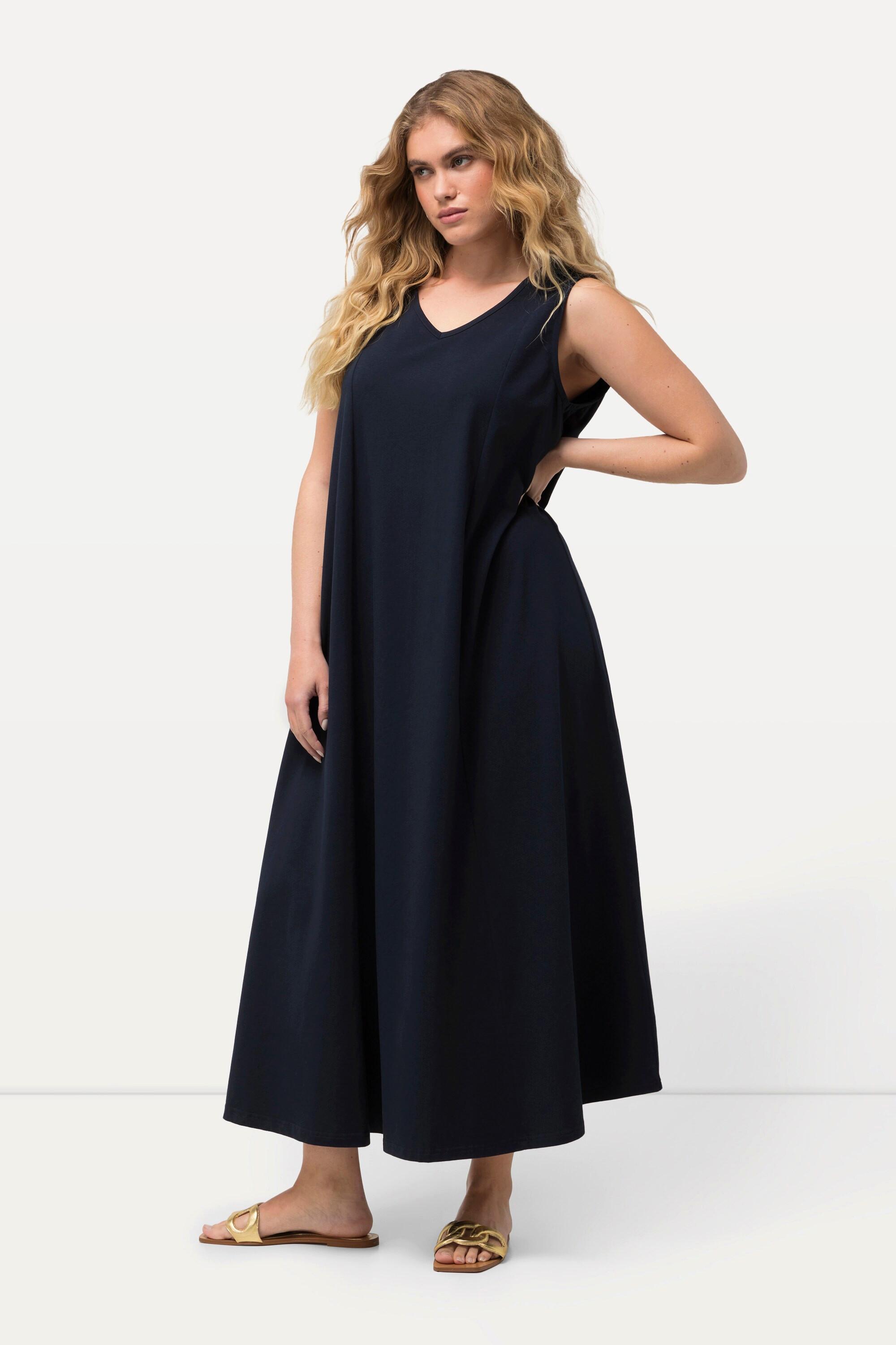 Ulla Popken  Robe maxi en jersey, sans manches. Silhouette en A évasée et décolleté en V. 