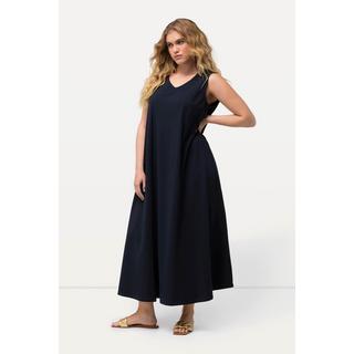 Ulla Popken  Robe maxi en jersey, sans manches. Silhouette en A évasée et décolleté en V. 