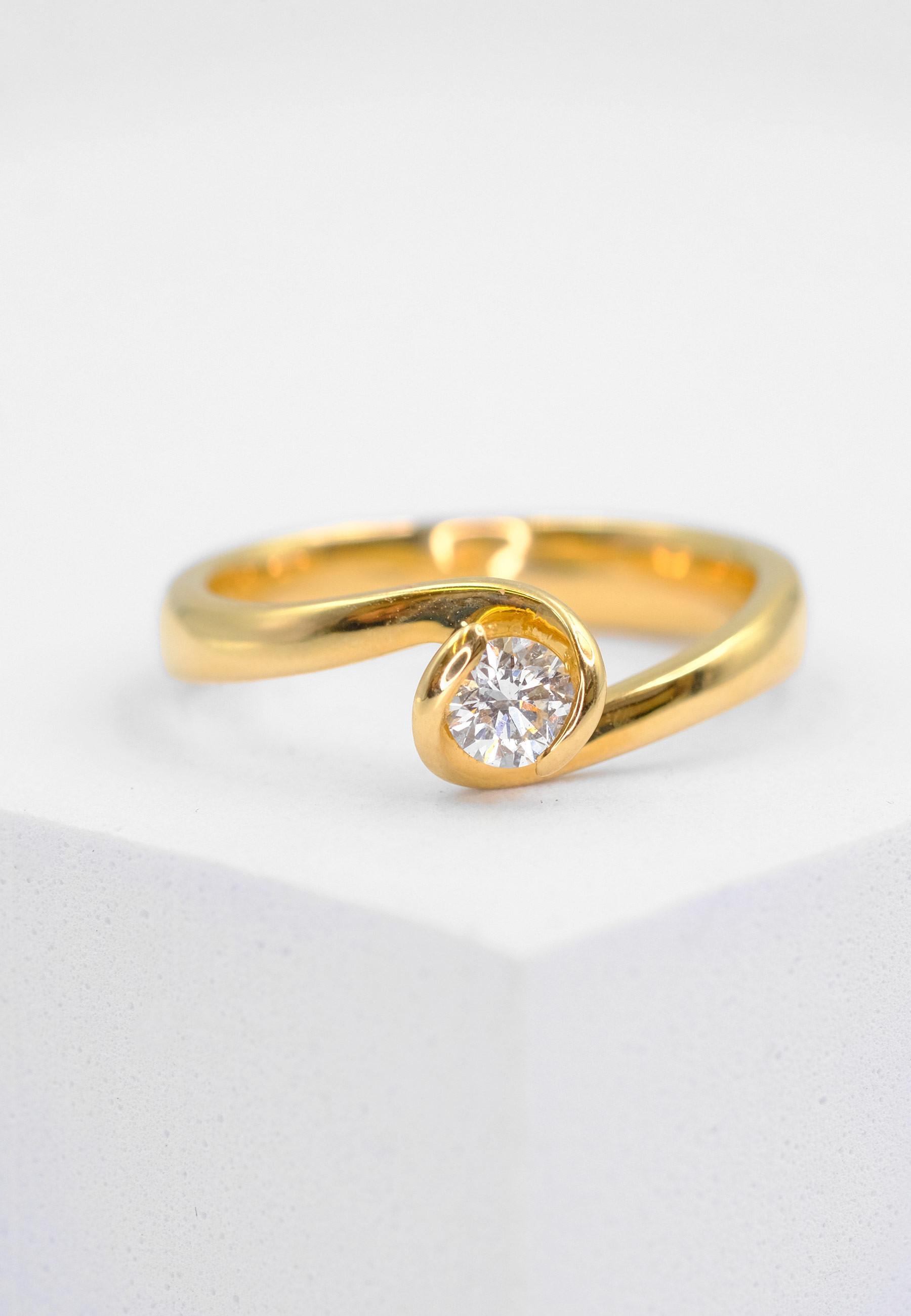 MUAU Schmuck  Solitaire Ring Diamant 0.25ct. Gelbgold 750 