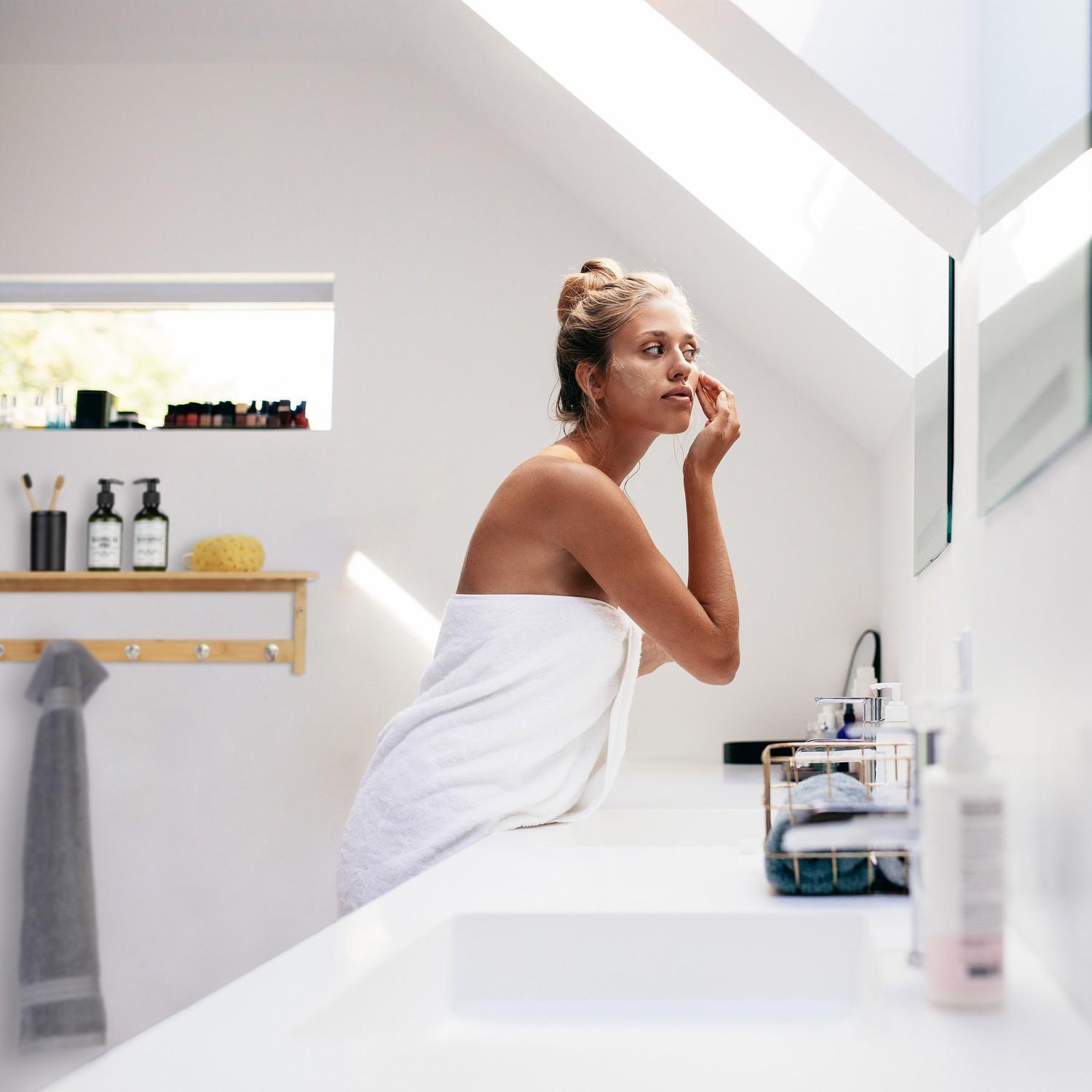 B2X Wandregal mit 5 Haken  