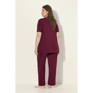 Ulla Popken  Pyjama à manches courtes et col V. Détails en satin 