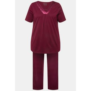 Ulla Popken  Pyjama à manches courtes et col V. Détails en satin 