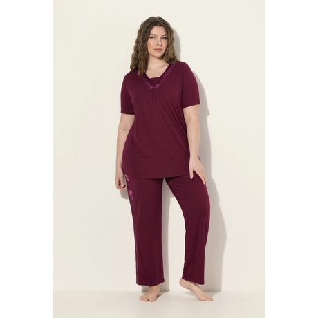 Ulla Popken  Pyjama à manches courtes et col V. Détails en satin 