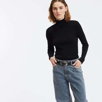 Pull col roulé en fine maille