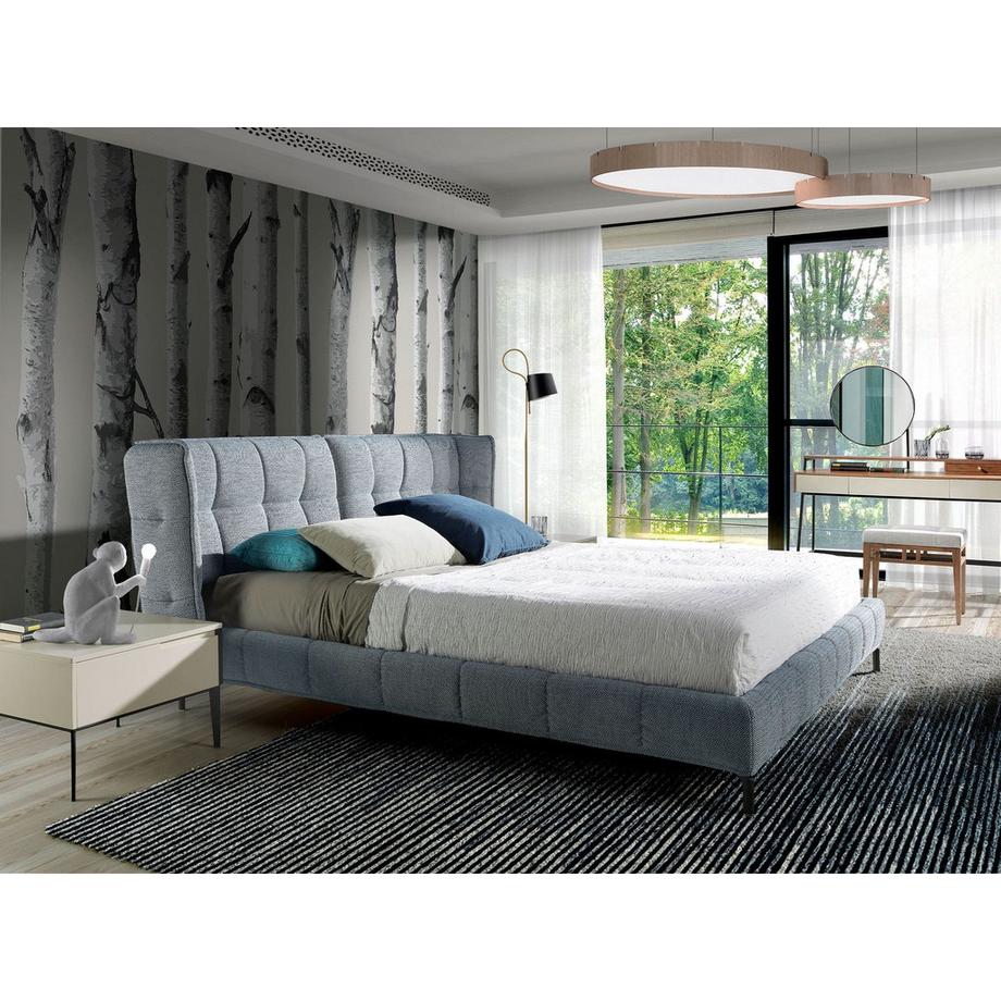 ANGEL CERDA Lit matelassé en tissu bleu et blanc  